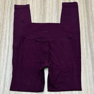 Stori Perseverance Leggings in Size 2 Women’s Color is Mulberry